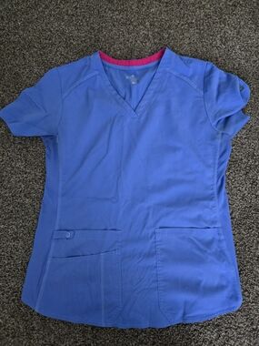Med Couture Short Sleeve V-Neck Scrub Top in Blue with Pink Trim